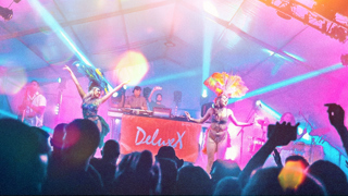 Love Deluxx